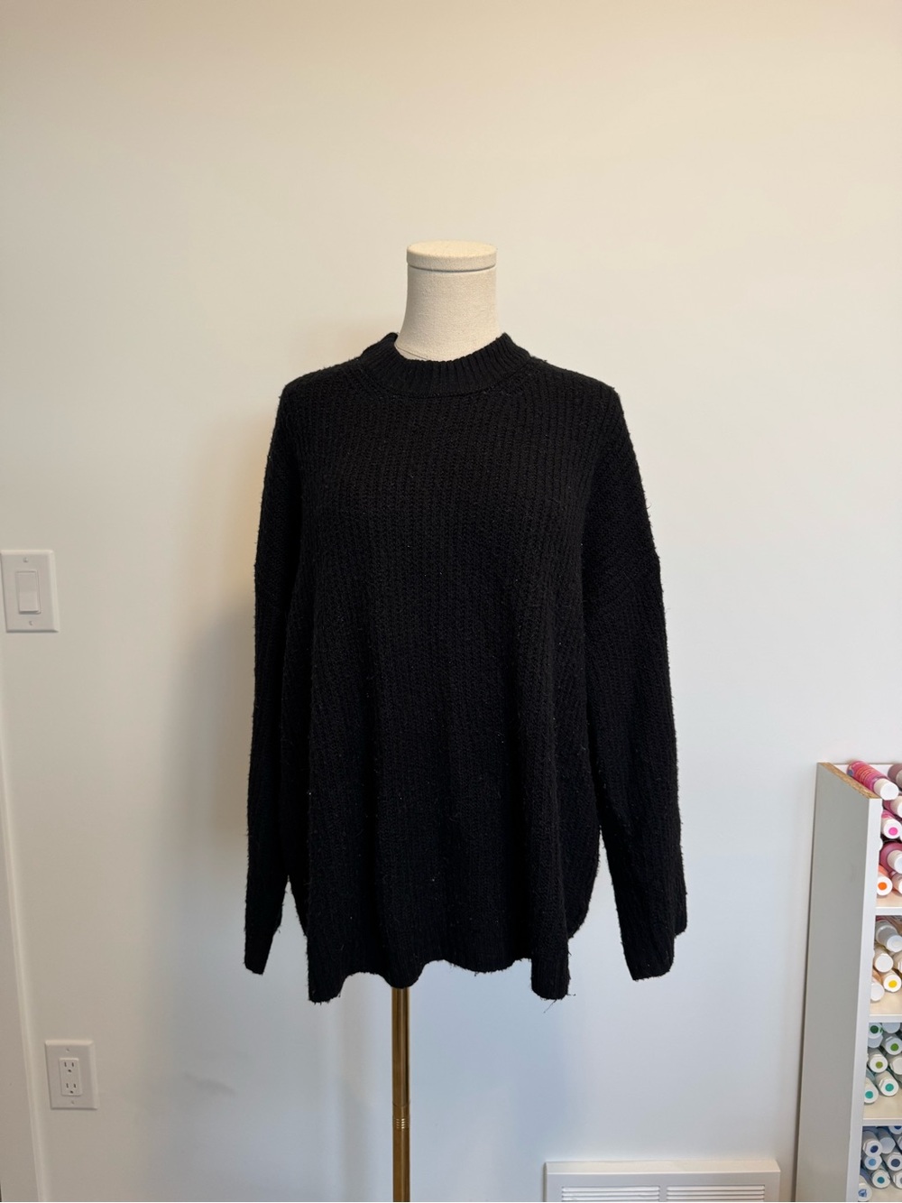 American Eagle Outfitters Black Crewneck Pullover Sweater